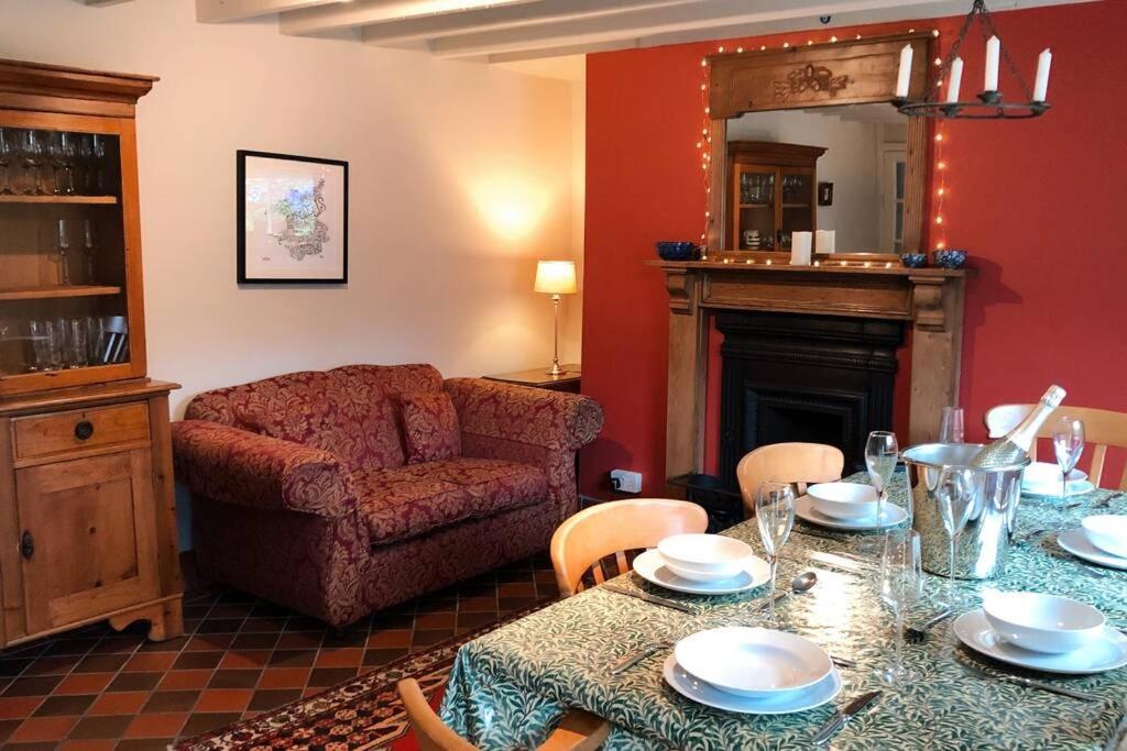 Stunning & Spacious House In Central Tenby Zewnętrze zdjęcie