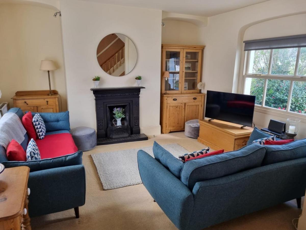 Stunning & Spacious House In Central Tenby Zewnętrze zdjęcie